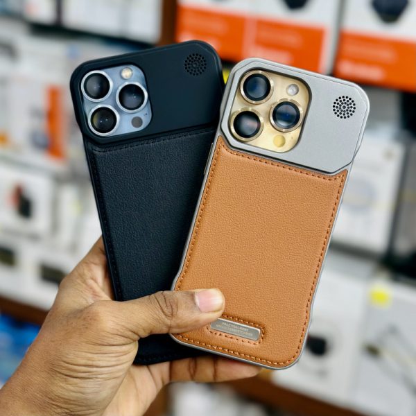 Small যুক্ত MagSafe premium Leather Case.