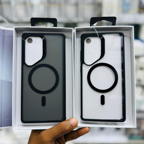 ESR Classic Hybrid HaloLock Case